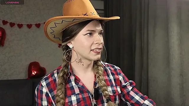 Anna inHear online show from 02-15-26, 05:23