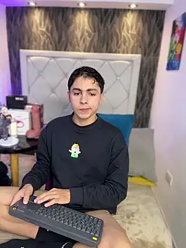 Samu Hott online show from 02-10-26, 08:30