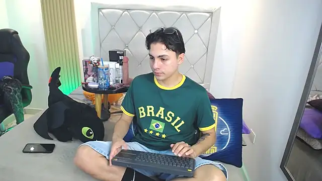 Snapshot of Samu_Hott chatting on 05-04-26, 09:17 Samu Hott online show from 05-04-26, 09:17