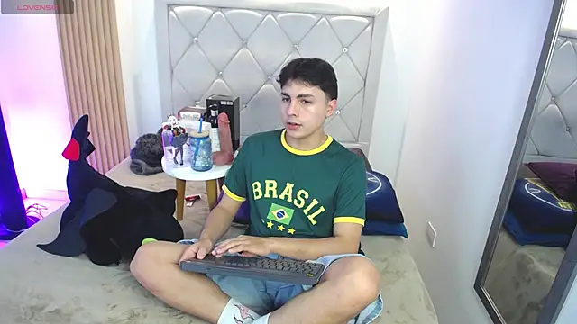 Samu Hott online show from 04-21-26, 08:26