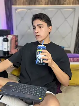 Samu Hott online show from 02-18-26, 08:05