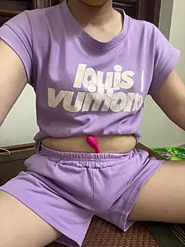 Yinini online show from 04-26-26, 01:52