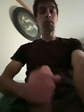 Snapshot of tommattsonn chatting on 07-24-26, 02:02 tommattsonn online show from 07-24-26, 02:02