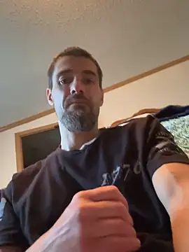 Snapshot of tommattsonn chatting on 05-12-26, 08:15 tommattsonn online show from 05-12-26, 08:15