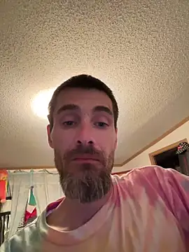 Snapshot of tommattsonn chatting on 05-18-26, 01:17 tommattsonn online show from 05-18-26, 01:17