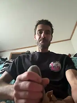 Snapshot of tommattsonn chatting on 06-25-26, 08:47 tommattsonn online show from 06-25-26, 08:47