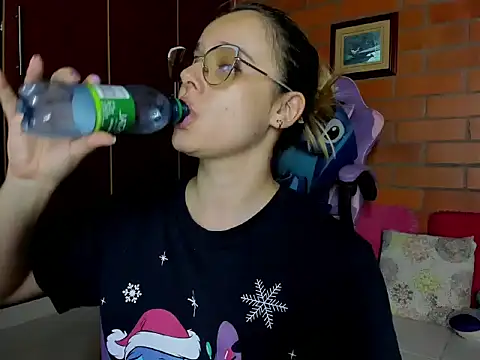 cristalprincess  online show from 04-16-26, 11:29