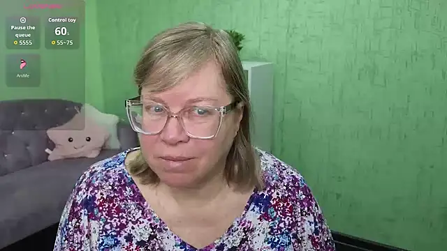 Snapshot of Emma_Eclipsee chatting on 02-05-26, 09:16 Emma Eclipsee online show from 02-05-26, 09:16