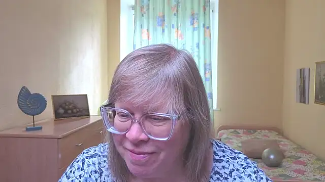 Snapshot of Emma_Eclipsee chatting on 03-03-26, 10:33 Emma Eclipsee online show from 03-03-26, 10:33