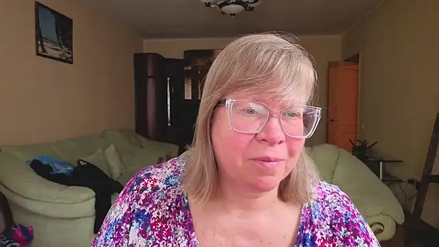 Snapshot of Emma_Eclipsee chatting on 02-09-26, 07:28 Emma Eclipsee online show from 02-09-26, 07:28