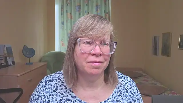 Snapshot of Emma_Eclipsee chatting on 02-16-26, 07:29 Emma Eclipsee online show from 02-16-26, 07:29