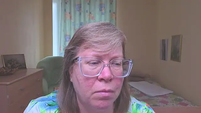 Emma Eclipsee online show from 04-02-26, 11:06