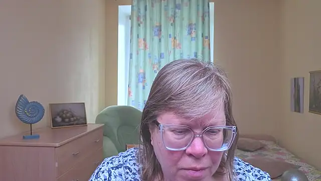 Snapshot of Emma_Eclipsee chatting on 02-28-26, 10:37 Emma Eclipsee online show from 02-28-26, 10:37