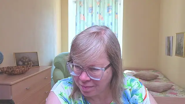 Emma Eclipsee online show from 04-10-26, 08:32