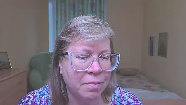 Emma Eclipsee online show from 04-05-26, 12:23