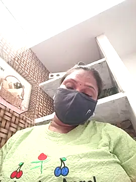 Snapshot of Tamil_Hot_Nisha chatting on 02-18-26, 06:22 Tamil Hot Nisha online show from 02-18-26, 06:22