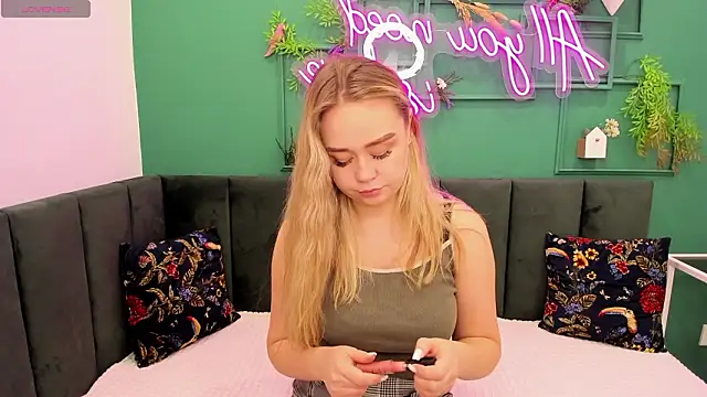 BellaAiry online show from 02-11-26, 01:38