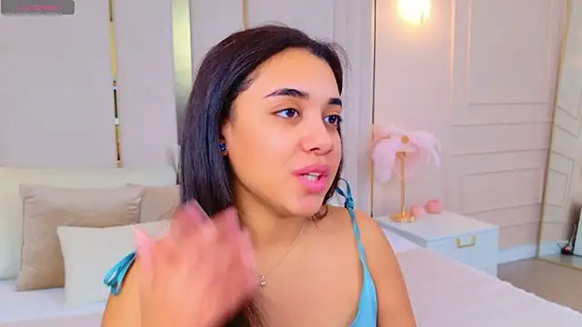 Snapshot of Luna_Cortier chatting on 03-03-26, 05:36 Luna Cortier online show from 03-03-26, 05:36