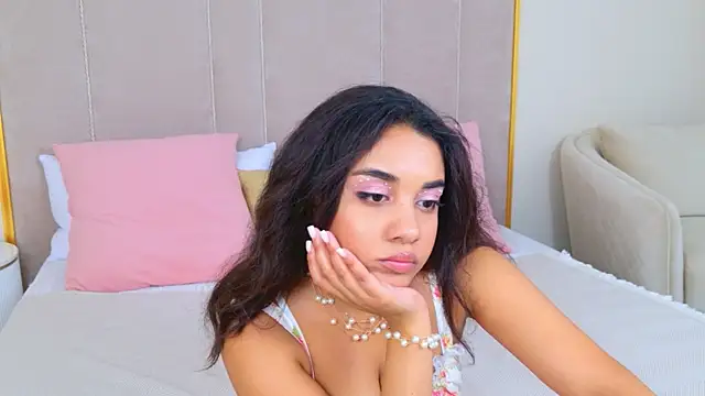 Snapshot of Luna_Cortier chatting on 05-15-26, 09:51 Luna Cortier online show from 05-15-26, 09:51