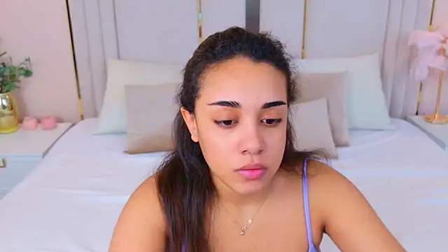 Snapshot of Luna_Cortier chatting on 06-05-26, 05:12 Luna Cortier online show from 06-05-26, 05:12