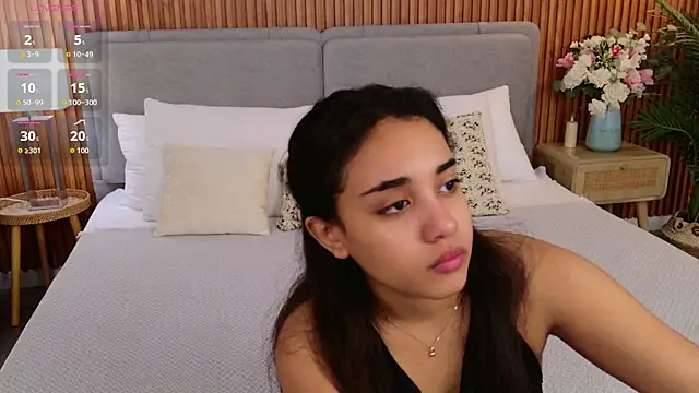 Snapshot of Luna_Cortier chatting on 06-03-26, 05:08 Luna Cortier online show from 06-03-26, 05:08