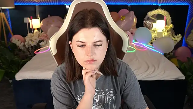 Snapshot of KristiFoxy chatting on 07-19-26, 12:35 KristiFoxy online show from 07-19-26, 12:35