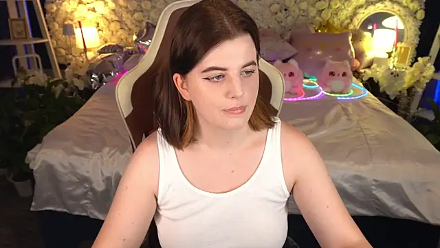 Snapshot of KristiFoxy chatting on 05-20-26, 12:24 KristiFoxy online show from 05-20-26, 12:24
