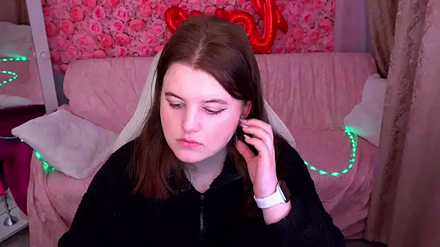 Snapshot of KristiFoxy chatting on 02-25-26, 06:24 KristiFoxy online show from 02-25-26, 06:24