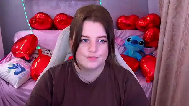 Snapshot of KristiFoxy chatting on 02-09-26, 06:22 KristiFoxy online show from 02-09-26, 06:22