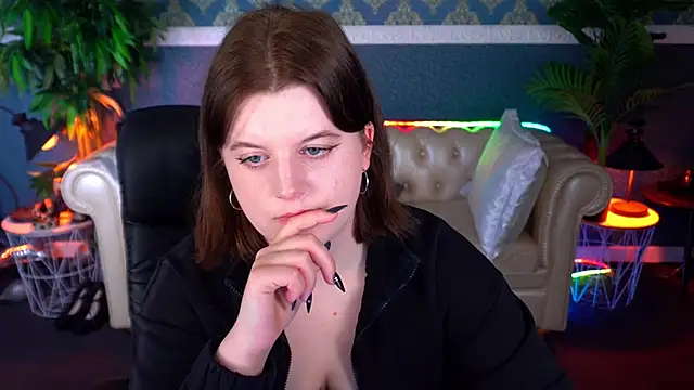 KristiFoxy online show from 04-18-26, 12:51