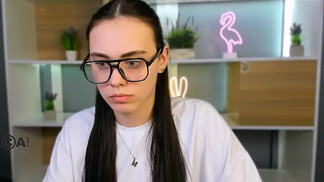 Snapshot of emma_swee chatting on 02-26-26, 12:49 emma swee online show from 02-26-26, 12:49