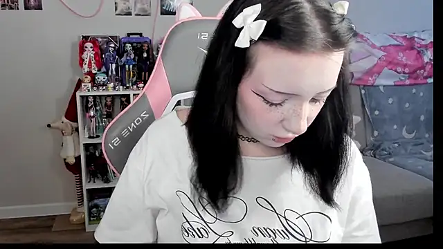 MollysLand online show from 03-26-26, 09:07