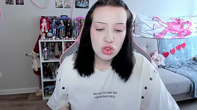 MollysLand online show from 03-25-26, 09:19