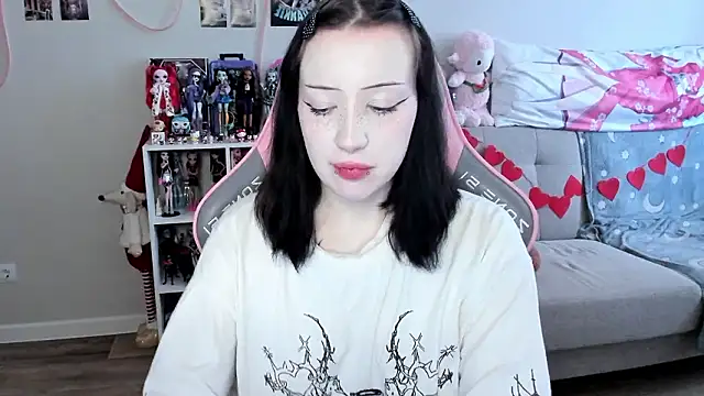 MollysLand online show from 03-24-26, 08:58