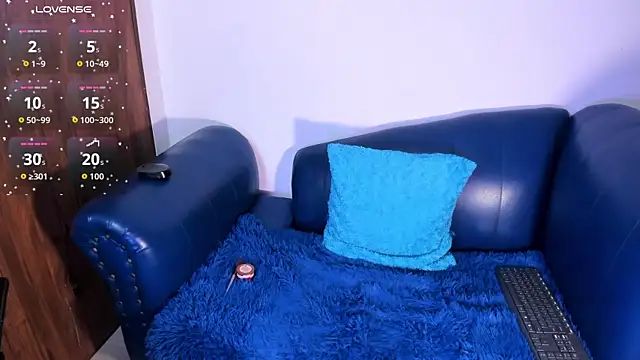 Snapshot of Lya_dubois_ chatting on 02-13-26, 01:27 Lya dubois online show from 02-13-26, 01:27