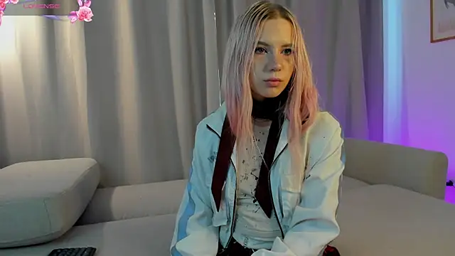 SimonaKaroly online show from 02-17-26, 08:33