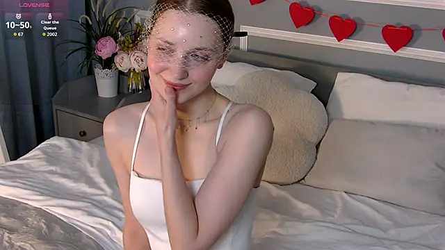 EmmaSagge online show from 06-19-26, 06:52