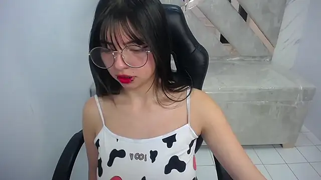 elizabeth t  online show from 03-16-26, 01:04