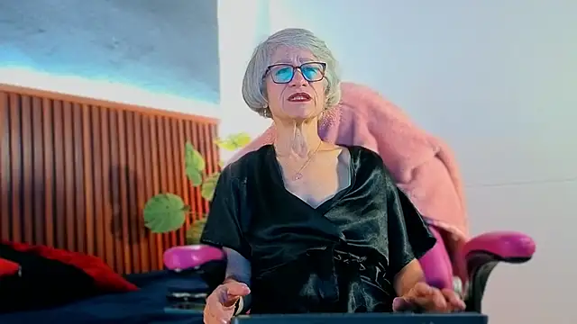 miss monserrate01 online show from 02-04-26, 12:55