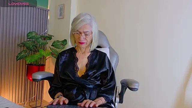 miss monserrate01 online show from 07-18-26, 02:25