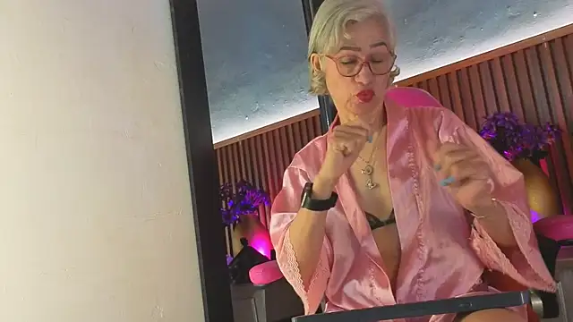 miss monserrate01 online show from 04-18-26, 01:35