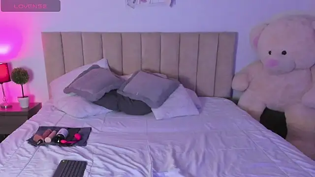 Snapshot of AmberRaiden chatting on 02-08-26, 03:37 AmberRaiden online show from 02-08-26, 03:37