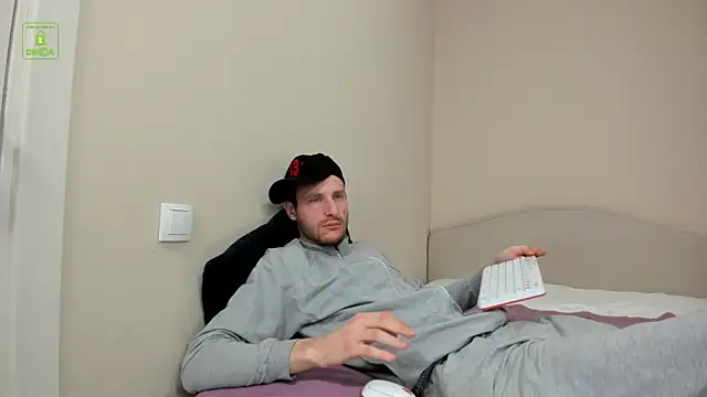 Snapshot of Deymond_Russo chatting on 02-17-26, 12:24 Deymond Russo online show from 02-17-26, 12:24