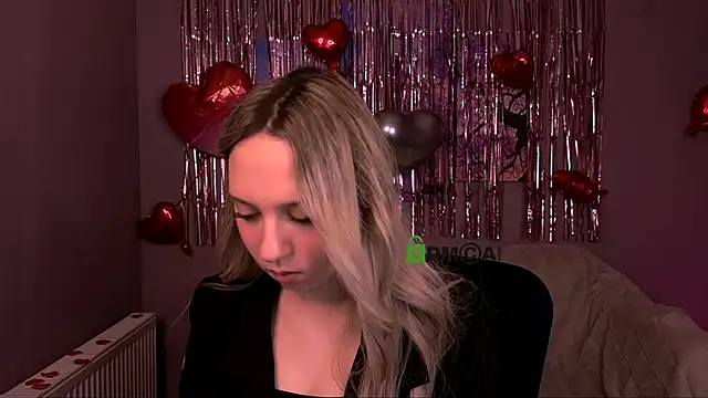 Snapshot of tiffani_murr chatting on 02-13-26, 11:10 tiffani murr online show from 02-13-26, 11:10