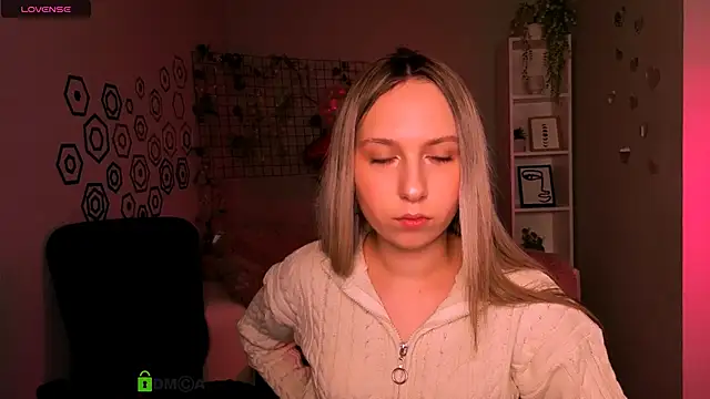 Snapshot of tiffani_murr chatting on 02-25-26, 08:08 tiffani murr online show from 02-25-26, 08:08