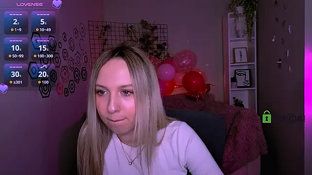 Snapshot of tiffani_murr chatting on 02-20-26, 08:11 tiffani murr online show from 02-20-26, 08:11