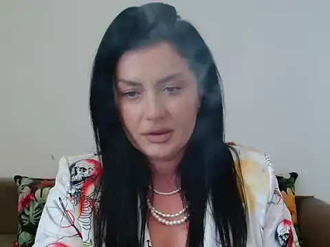Snapshot of Jasmin0e chatting on 05-05-26, 02:20 Jasmin0e online show from 05-05-26, 02:20