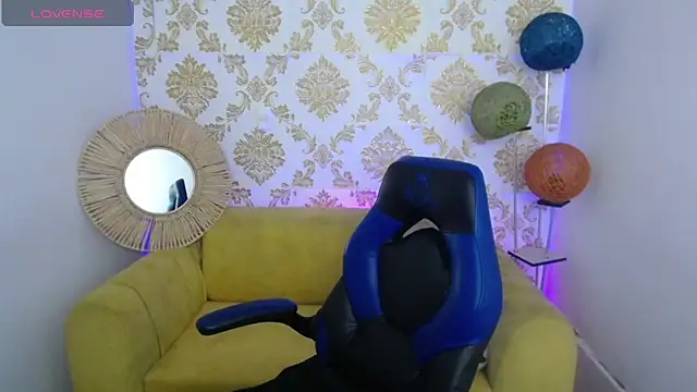 Snapshot of ALISS_M_ chatting on 02-09-26, 10:30 ALISS M online show from 02-09-26, 10:30