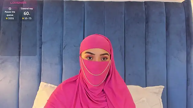 fatimarab   online show from 02-12-26, 03:39