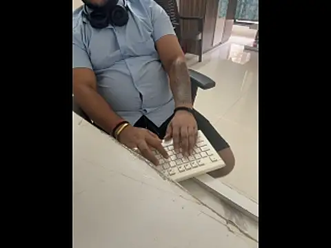 Snapshot of Rah0091 chatting on 03-17-26, 08:50 Rah0091 online show from 03-17-26, 08:50